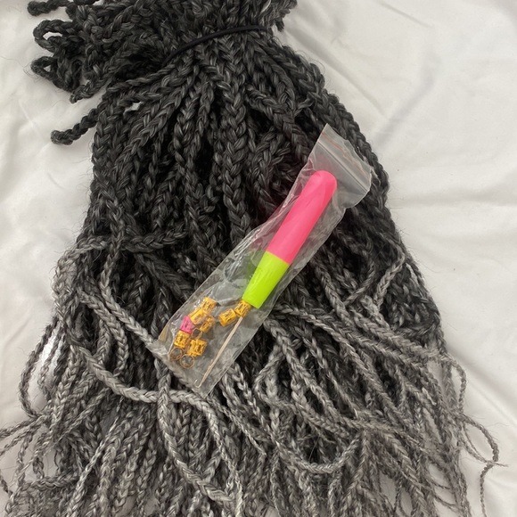 Braids with tool - Picture 5 of 7